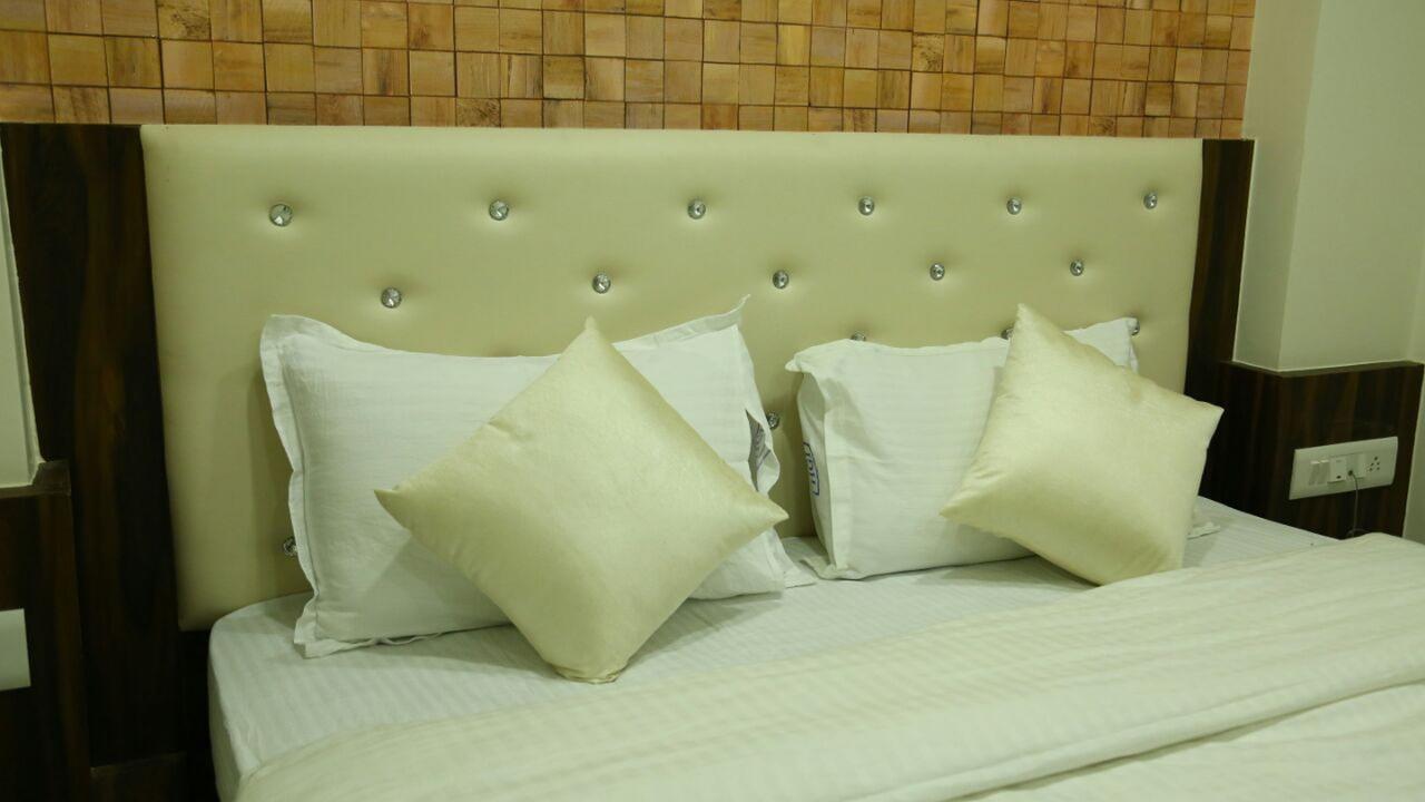אחמדאבאד Hotel Gitanjali Inn By Bizzgrow Hotels מראה חיצוני תמונה